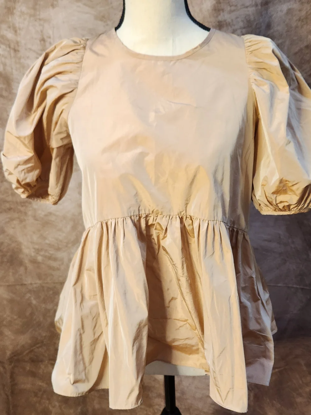 Wilfred Beige Puff Sleeve Peplum Blouse – Structured Volume Top – Size XXS